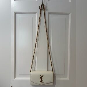 Chic White Crossbody Bag with Gold Chain